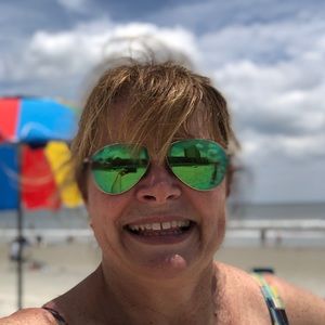 Meet your Posher, Connie